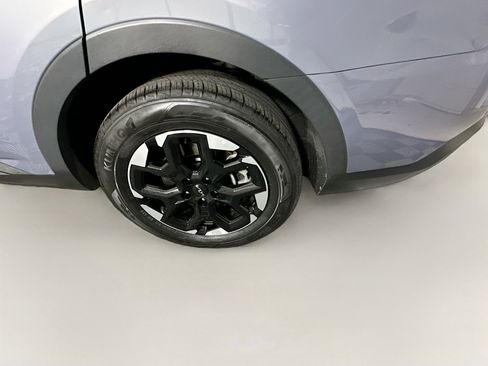 Used 2024 Kia Sorento S image 11