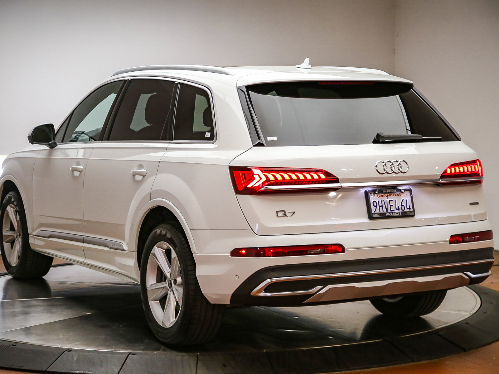 Certified 2023 Audi Q7 2.0T Premium w/ Convenience Package AWD/4WD image 5