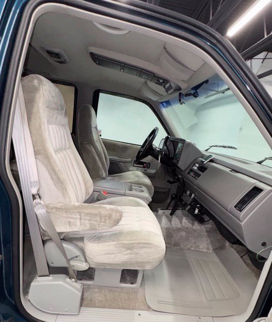 Used 1993 Chevrolet Suburban 4WD image 17