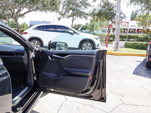 Used 2018 Tesla Model S 75D image 25