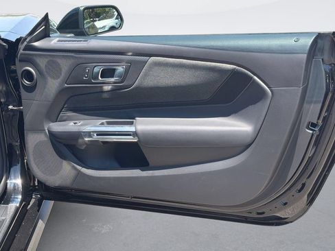 Used 2025 Ford Mustang Convertible RWD image 26