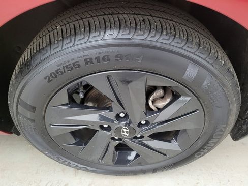 Used 2023 Hyundai Elantra SEL w/ Cargo Package image 31