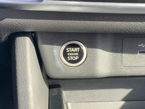 Used 2023 Nissan Rogue S image 33