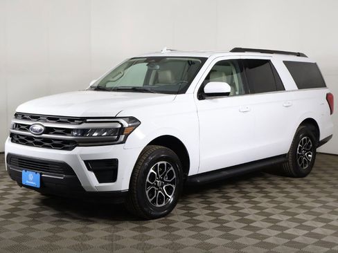 Used 2024 Ford Expedition Max XLT image 11