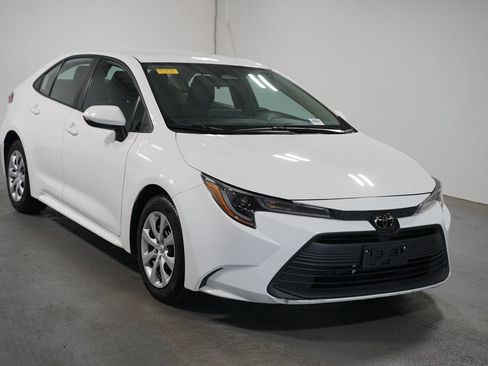 Certified 2024 Toyota Corolla LE FWD image 3