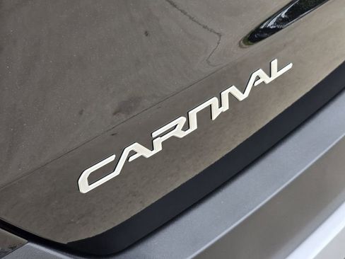 New 2026 Kia Carnival EX FWD image 8