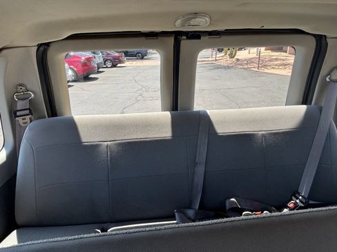Used 2007 Ford E-350 and Econoline 350 XL RWD image 19