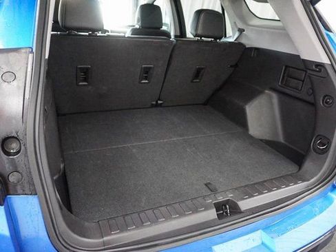 Used 2024 GMC Terrain SLT image 19