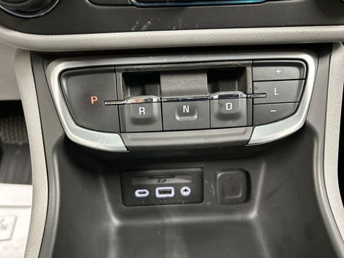 Used 2022 GMC Terrain SLE w/ Driver Convenience Package AWD/4WD image 17