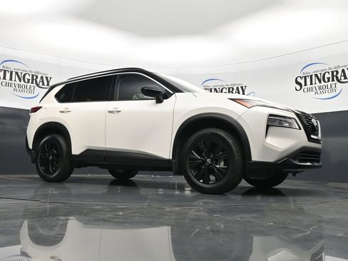 Used 2023 Nissan Rogue SV w/ SV Premium B Package image 17