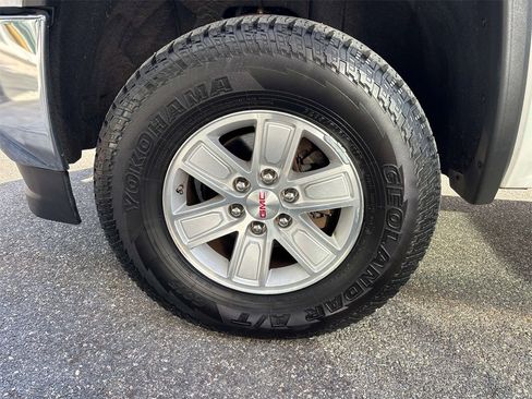 Used 2017 GMC Sierra 1500 SLE w/ SLE Value Package image 8