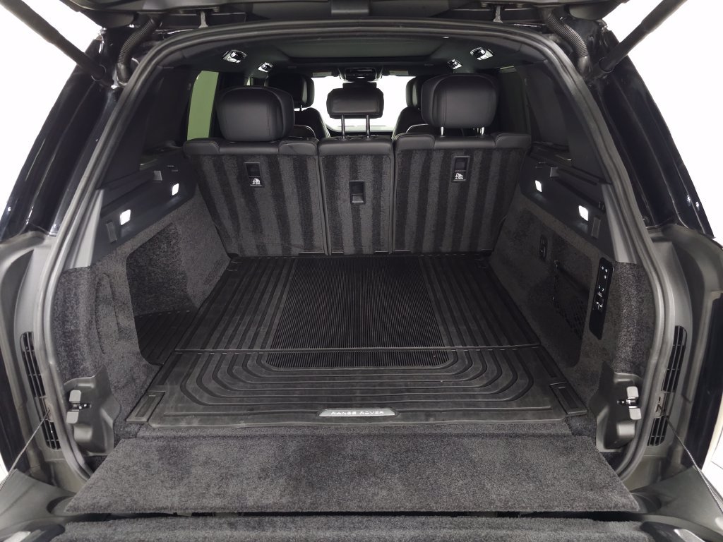 Certified 2025 Land Rover Range Rover Autobiography AWD/4WD image 6