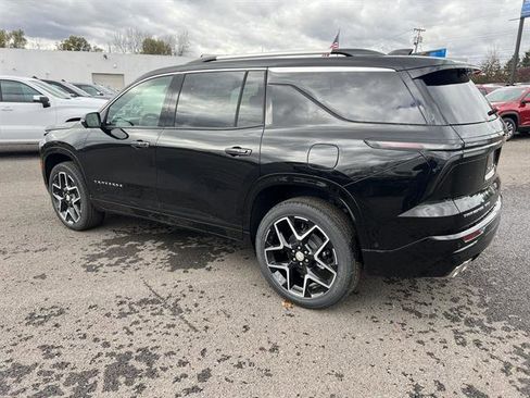 New 2026 Chevrolet Traverse High Country image 3