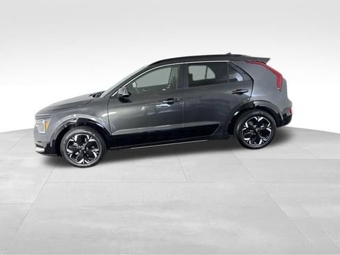 Certified 2023 Kia Niro Wind w/ Wind Preserve Package FWD image 10