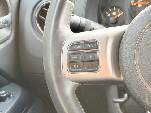 Used 2014 Jeep Patriot Latitude AWD/4WD image 31