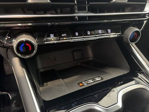New 2026 Chevrolet Traverse LT w/ Driver Confidence Package AWD/4WD image 22