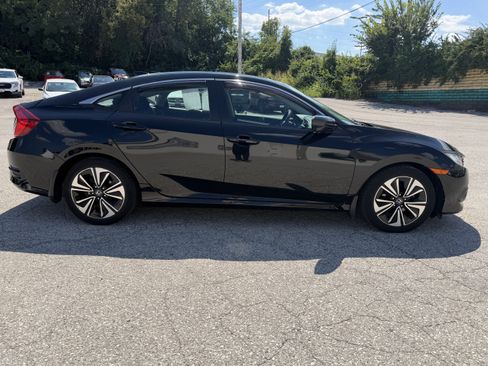 Used 2017 Honda Civic EX-T image 8