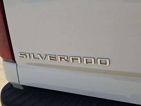 Used 2022 Chevrolet Silverado 2500 Custom w/ Custom Convenience Package AWD/4WD image 29