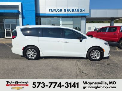 Used 2024 Chrysler Pacifica Touring-L