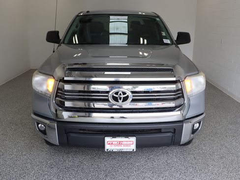 Used 2017 Toyota Tundra SR5 w/ SR5 Upgrade Package AWD/4WD image 3