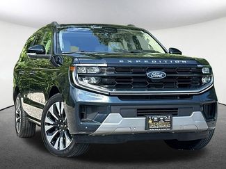 Used 2025 Ford Expedition Platinum w/ Driver's Package AWD/4WD video 2