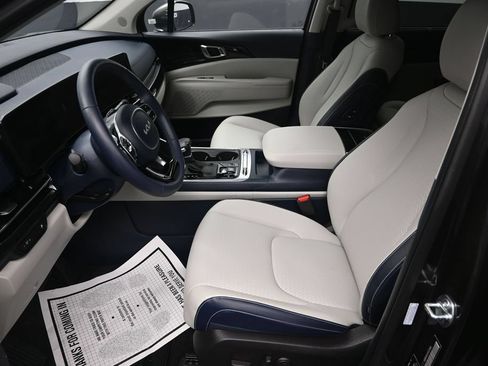 Certified 2026 Kia Carnival SX Prestige FWD image 14