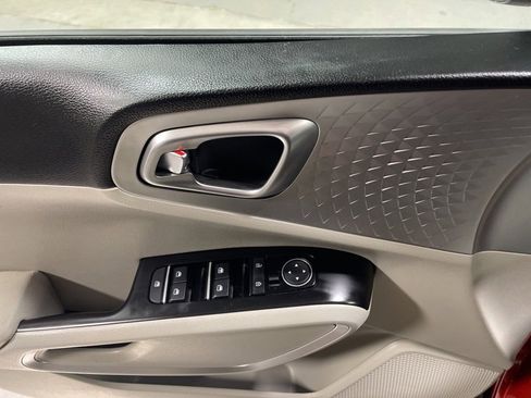 New 2025 Kia Soul LX w/ LX Technology Package image 19