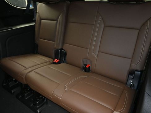 New 2026 Chevrolet Suburban High Country RWD image 17
