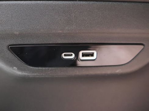 Used 2024 Chrysler Pacifica Touring-L FWD image 33