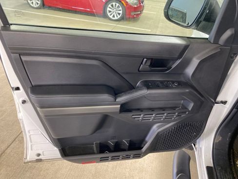 Used 2024 Toyota Tacoma SR5 AWD/4WD image 14