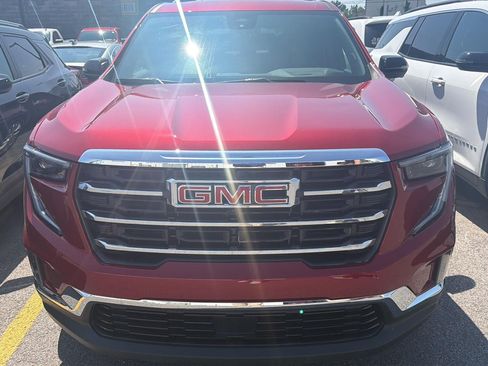 Used 2025 GMC Acadia Elevation w/ Elevation Premium Package AWD/4WD image 3