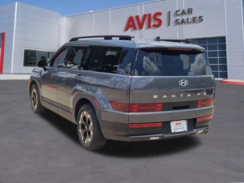Used 2025 Hyundai Santa Fe SEL FWD image 3