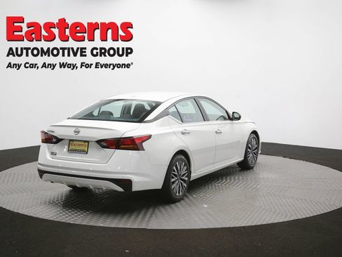 Used 2025 Nissan Altima 2.5 SV FWD image 39