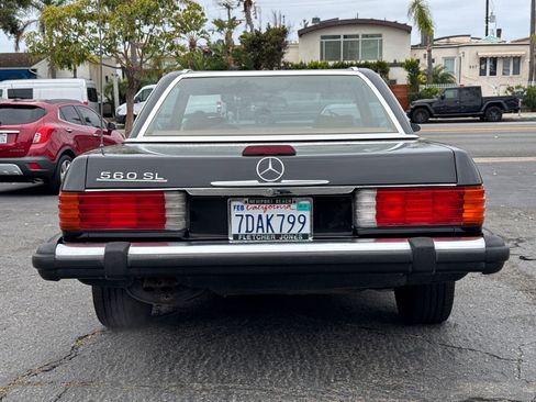 Used 1987 Mercedes-Benz 560 SL image 8