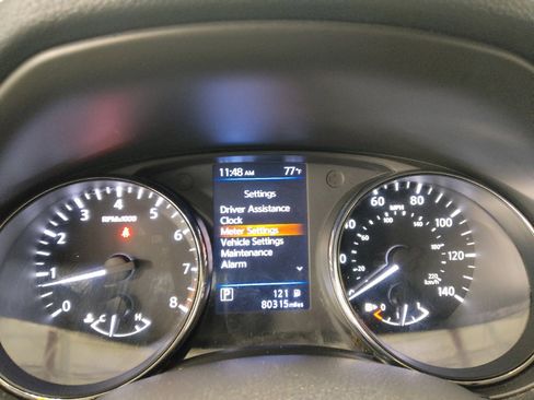 Used 2018 Nissan Rogue SV w/ Premium Package FWD image 23