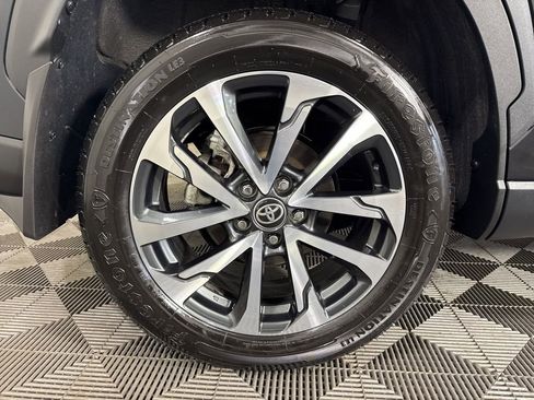 Used 2024 Toyota Corolla Cross XLE w/ Convenience Package AWD/4WD image 13