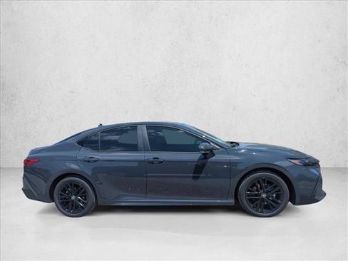 Used 2026 Toyota Camry SE FWD image 4
