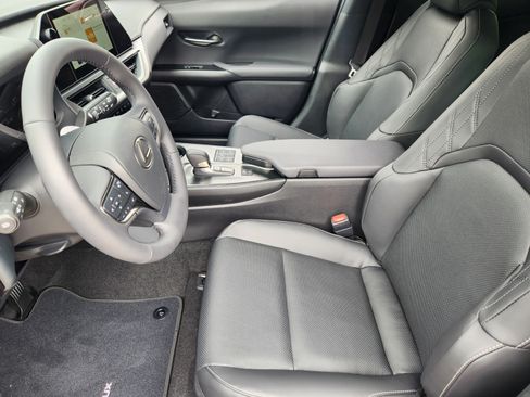 Used 2026 Lexus UX 300h FWD w/ Accessory Package (Z1) image 5