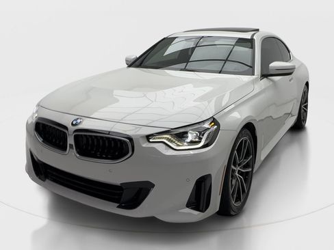 Used 2022 BMW 230i Coupe w/ Premium Package 2 RWD image 4