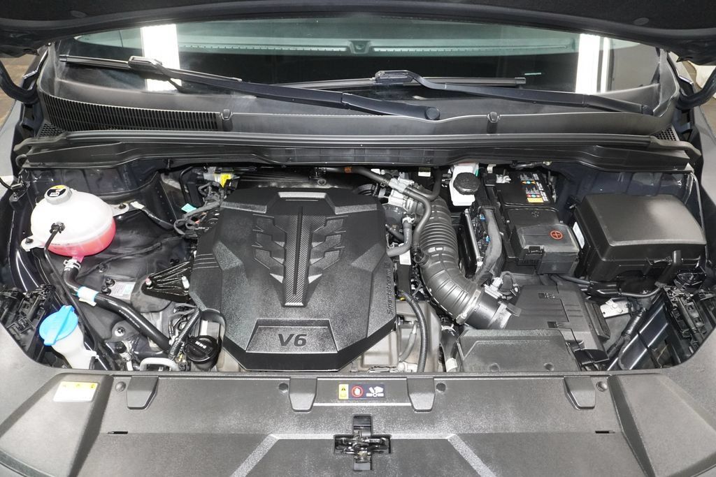 Used 2024 Kia Carnival LX FWD image 10