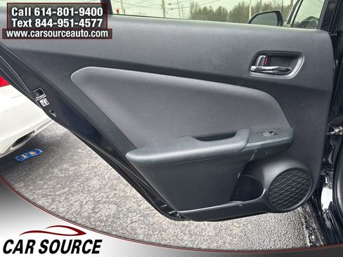 Used 2022 Toyota Prius LE image 22