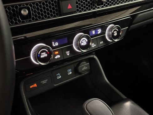 Certified 2025 Honda Civic Sport image 19