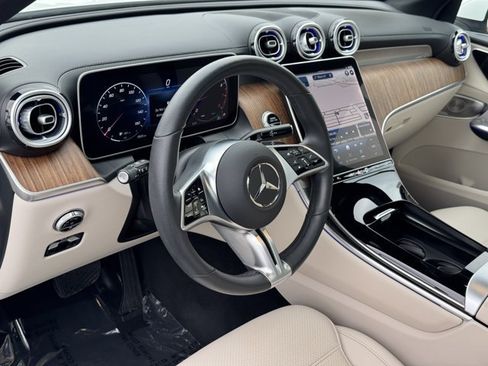 Used 2023 Mercedes-Benz GLC 300 4MATIC image 17