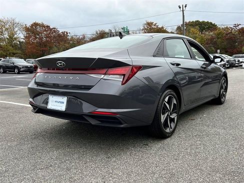 Used 2023 Hyundai Elantra SEL w/ Convenience Package image 7