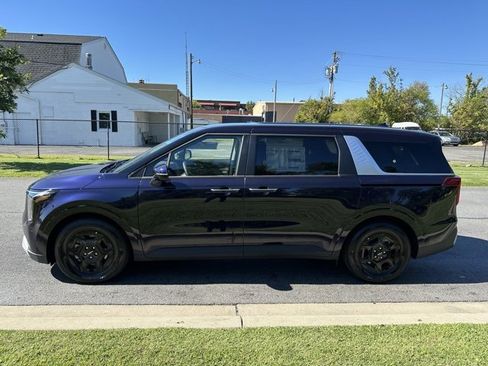 New 2026 Kia Carnival LXS image 3
