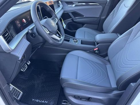 New 2026 Volkswagen Tiguan SE R-Line AWD/4WD image 18