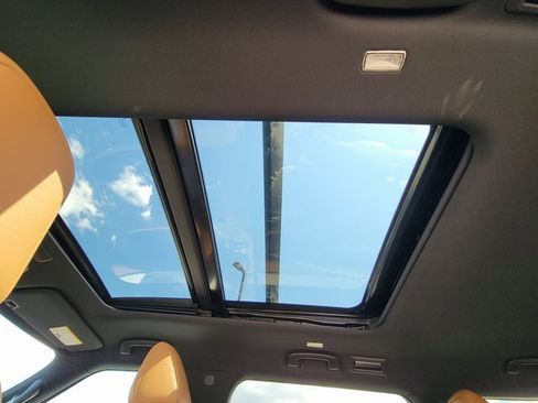 New 2025 Nissan Armada Platinum Reserve image 10