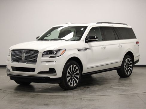 Used 2024 Lincoln Navigator L Reserve AWD/4WD image 4