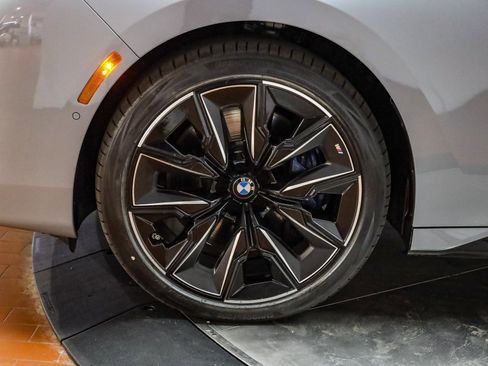 Certified 2023 BMW 760i xDrive w/ Parking Assistance Package image 10