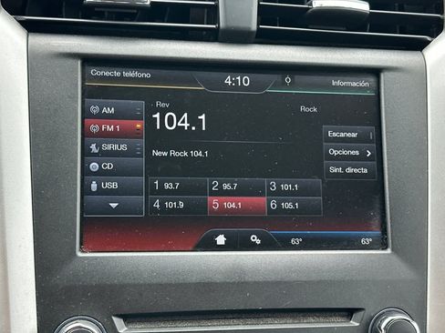 Used 2016 Ford Fusion SE FWD image 19